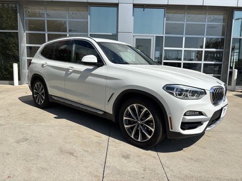 Used 2019 BMW X3 xDrive30i w/ Executive Package AWD/4WD image 2