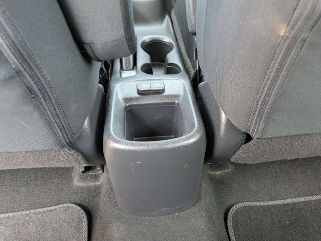 Used 2018 Nissan Kicks SV FWD image 18