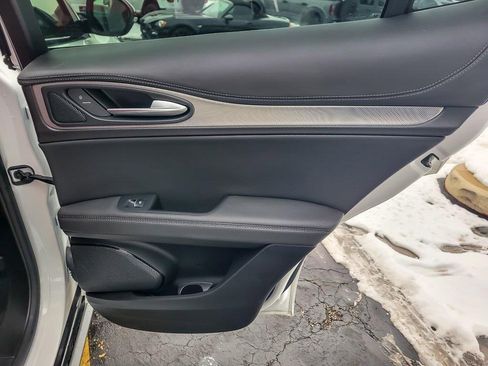 Used 2024 Alfa Romeo Stelvio Veloce image 22