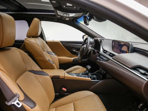 Used 2019 Lexus ES 350 w/ Accessory Package 2 FWD image 18