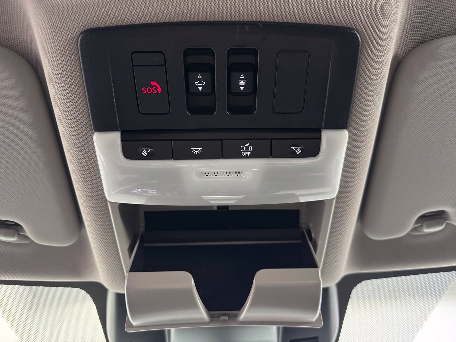 Certified 2025 Nissan Rogue SV w/ SV Premium Package AWD/4WD image 31