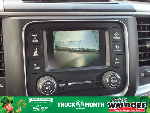 Used 2017 RAM 1500 Classic SLT image 19