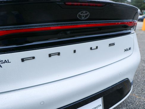 Used 2023 Toyota Prius XLE FWD image 13