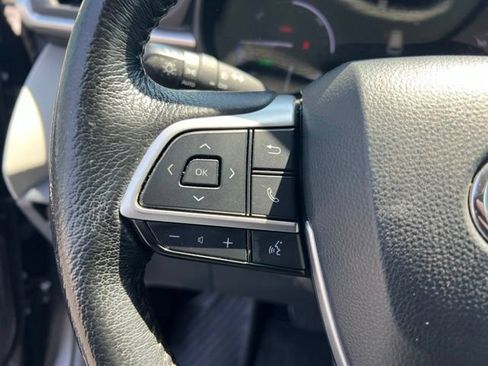 Used 2022 Toyota Sienna XLE w/ XLE Plus Package FWD image 15