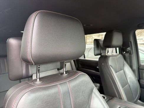 Used 2021 Chevrolet Suburban RST w/ Luxury Package image 25