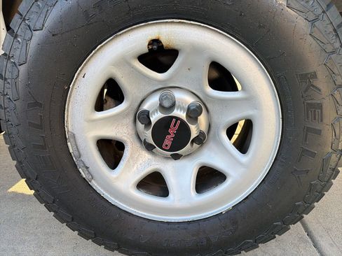 Used 2015 GMC Sierra 1500 2WD Regular Cab image 38