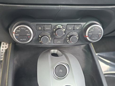 Used 2016 Ferrari California T image 21