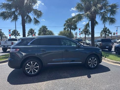 Used 2023 Lincoln Nautilus AWD w/ Premium Package image 5