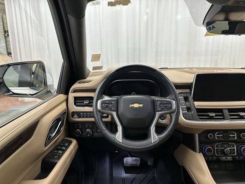 Used 2024 Chevrolet Suburban Premier w/ Advanced Technology Package AWD/4WD image 13
