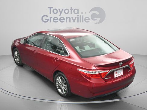 Used 2017 Toyota Camry SE w/ Moonroof Package FWD image 20