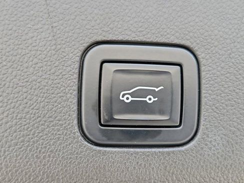 Used 2022 Chevrolet Tahoe RST w/ Luxury Package RWD image 14