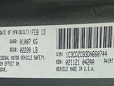 Used 2013 Dodge Avenger SXT image 28