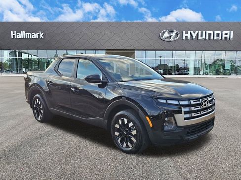 Certified 2025 Hyundai Santa Cruz SE image 1