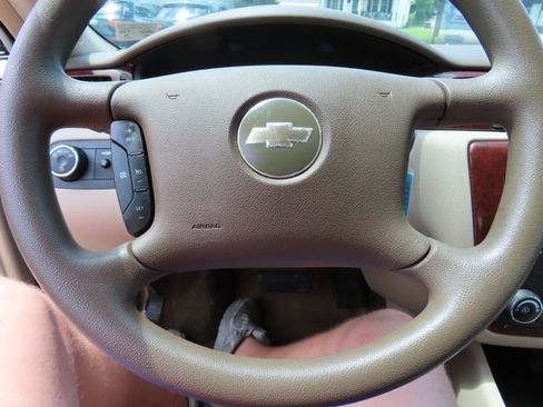 Used 2008 Chevrolet Impala LT FWD image 19