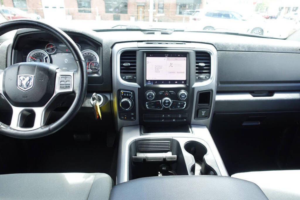Used 2022 RAM 1500 Classic SLT w/ Electronics Convenience Group AWD/4WD image 40