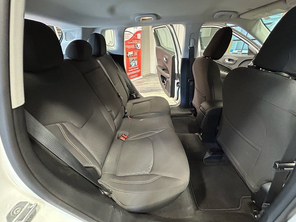 Used 2017 Jeep Compass Sport FWD image 39