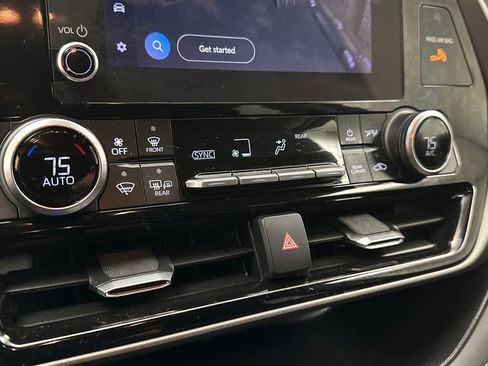 Used 2023 Toyota Highlander LE image 26