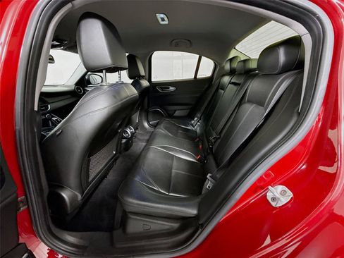 Used 2019 Alfa Romeo Giulia w/ Nero Edizione RWD image 3