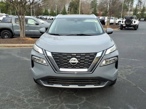 Used 2023 Nissan Rogue SL w/ SL Premium Package image 2