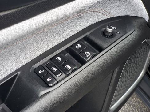 Used 2023 Jeep Compass Latitude AWD/4WD image 20