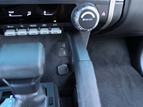 Used 2025 Toyota Tacoma SR5 image 26