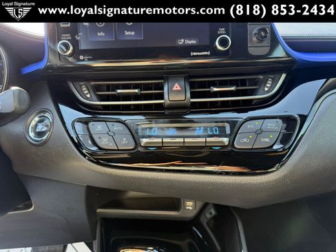 Used 2020 Toyota C-HR XLE FWD image 24