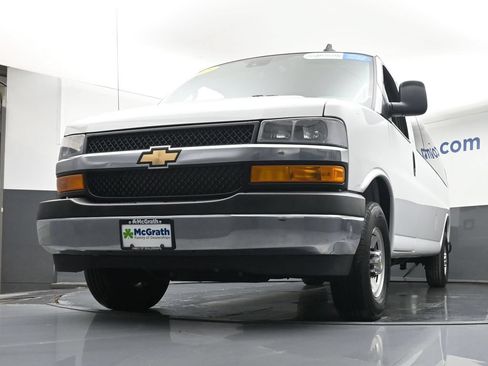 Used 2025 Chevrolet Express 3500 LT w/ LT Preferred Equipment Group RWD image 7