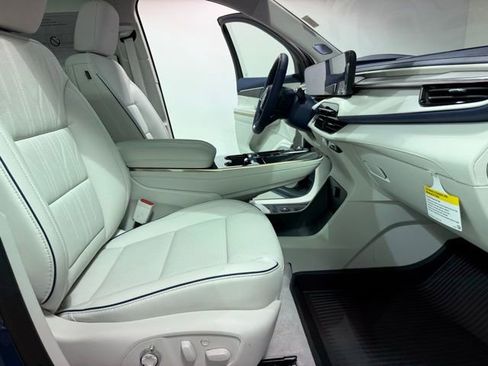 New 2026 Buick Enclave Avenir w/ Super Cruise Package FWD image 35