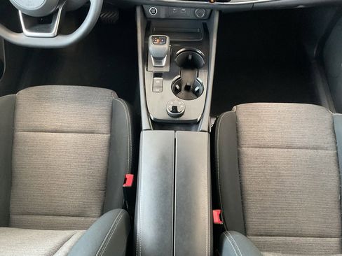 Used 2022 Nissan Rogue SV image 16