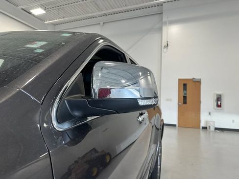 Used 2021 Jeep Grand Cherokee Overland AWD/4WD image 10