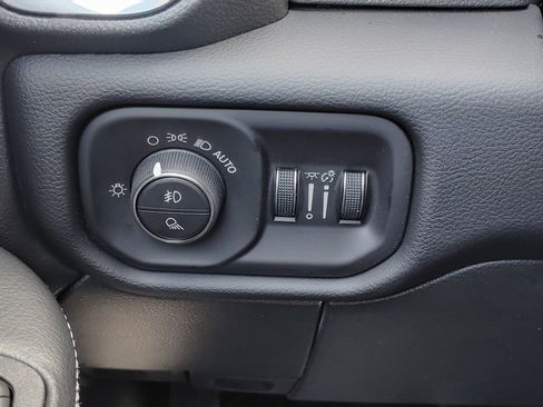 New 2026 RAM 2500 Laramie w/ Night Edition AWD/4WD image 12