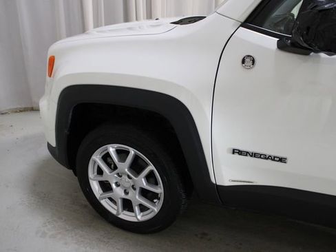 Used 2021 Jeep Renegade Latitude AWD/4WD image 31