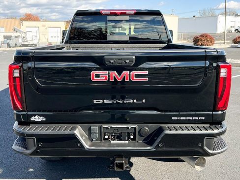 Used 2025 GMC Sierra 2500 Denali image 10