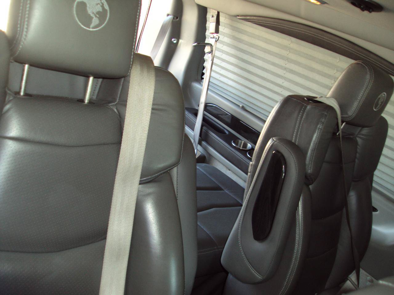 Used 2023 Chevrolet Express 2500 Extended RWD image 15