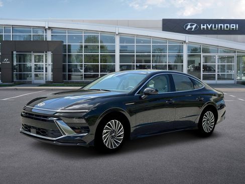 New 2026 Hyundai Sonata SEL FWD image 2