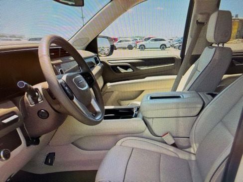 Used 2022 GMC Yukon Denali AWD/4WD image 6