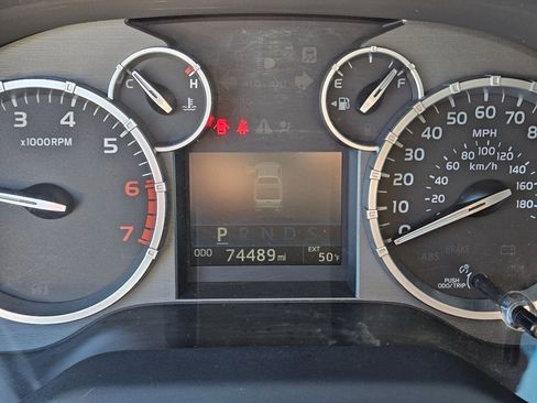 Used 2017 Toyota Tundra Platinum AWD/4WD image 22
