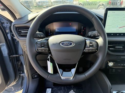 New 2026 Ford Escape SE w/ Class II Trailer Tow Package image 13