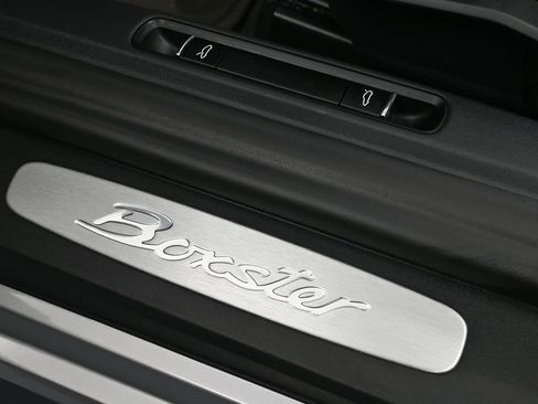 Used 2025 Porsche 718 Boxster RWD image 22