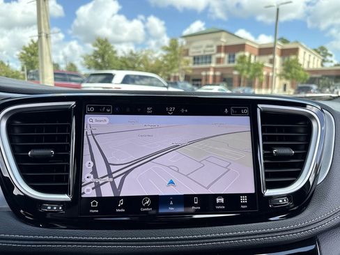 New 2026 Chrysler Pacifica Limited w/ S Appearance Package image 24