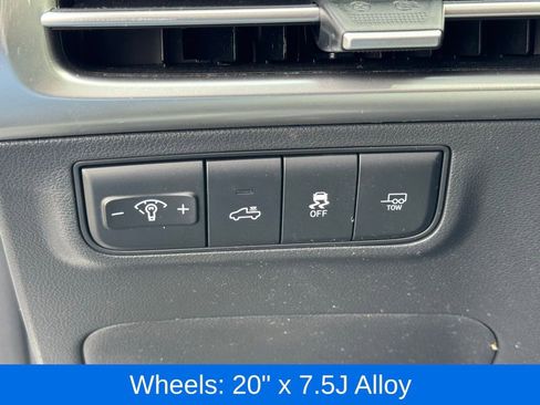 Used 2025 Hyundai Santa Cruz Limited AWD/4WD image 30