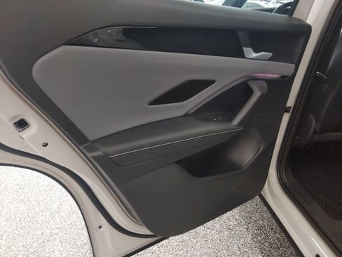 New 2026 Volkswagen Tiguan SE R-Line image 9