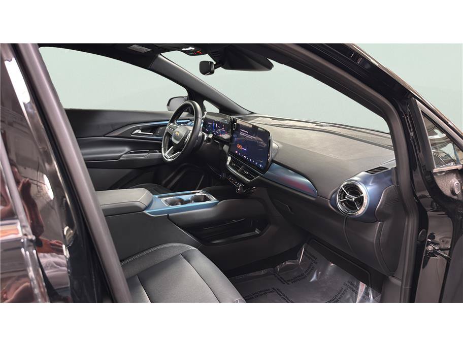 Used 2024 Chevrolet Equinox EV LT FWD image 25