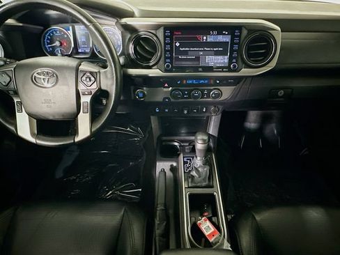 Used 2022 Toyota Tacoma Limited RWD image 27