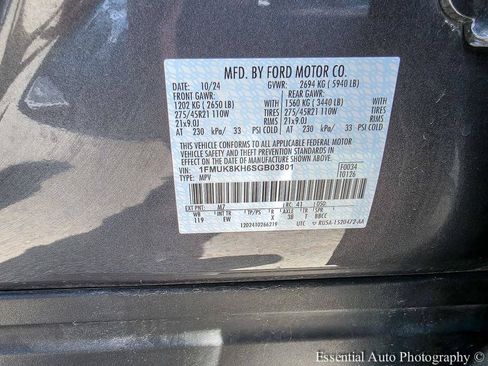 Used 2025 Ford Explorer ST-Line w/ ST-Line Street Pack AWD/4WD image 28