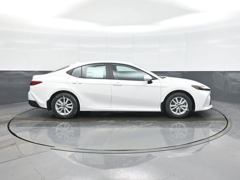 New 2026 Toyota Camry LE image 8