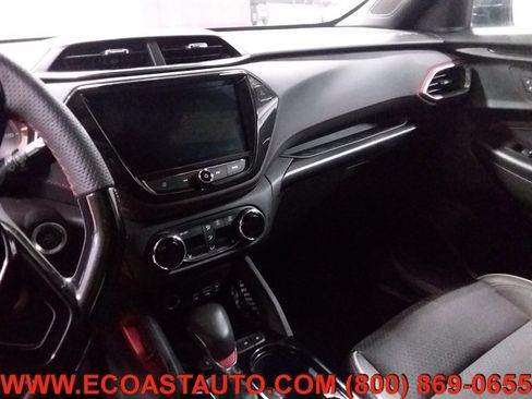 Used 2021 Chevrolet TrailBlazer RS w/ Convenience Package image 12