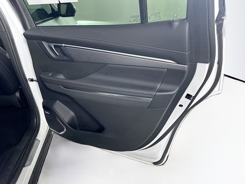 Used 2025 Buick Enclave Preferred image 32