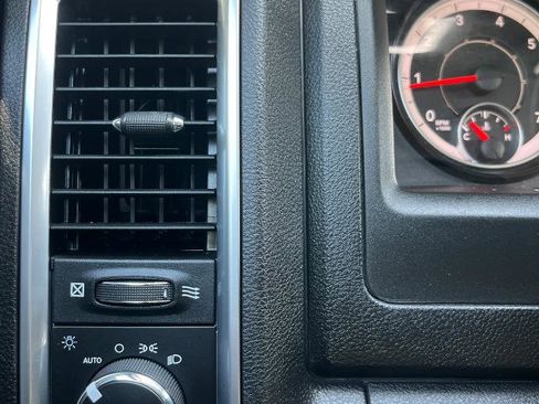 Used 2021 RAM 1500 Classic SLT RWD image 42