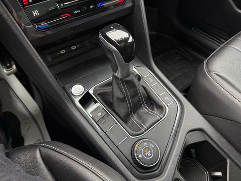 Used 2022 Volkswagen Tiguan SE R-Line image 23